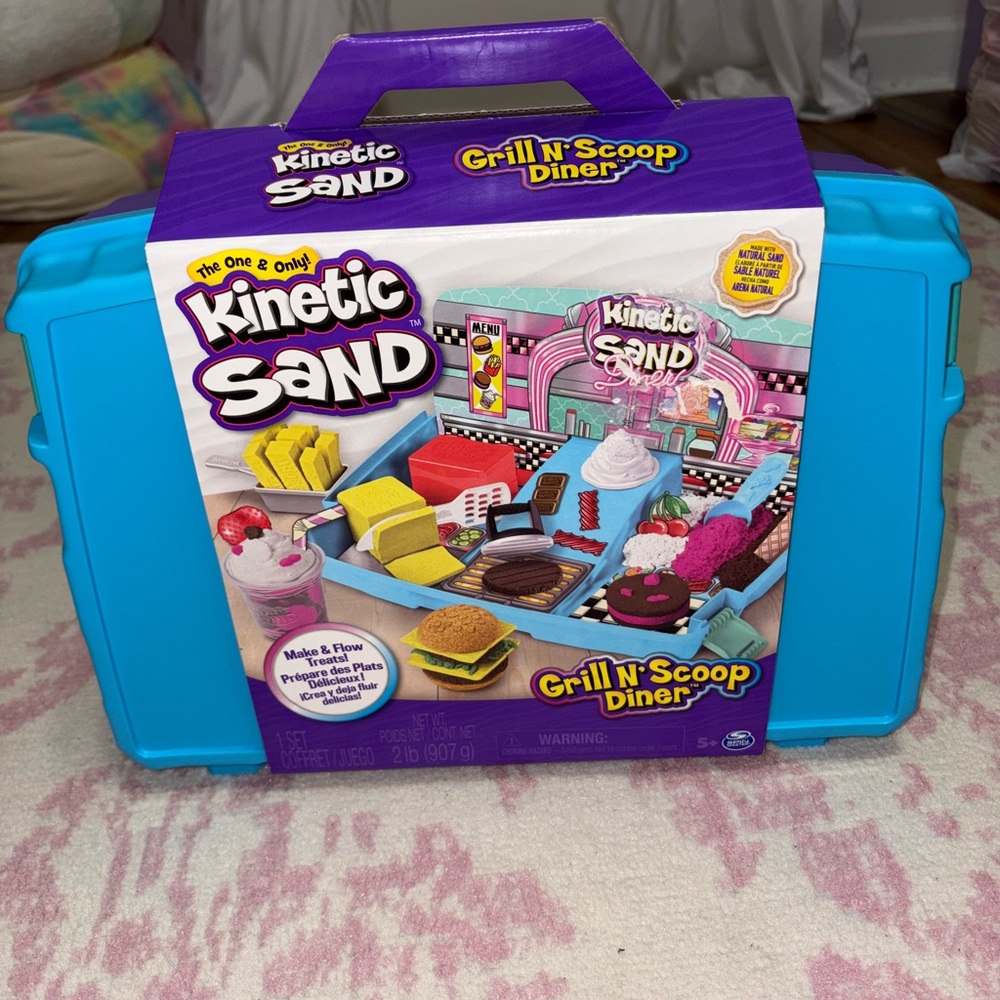 NIB Kinetic Sand Grill N' Scoop Diner Playset - Blue and Purple - Picture 8 of 8